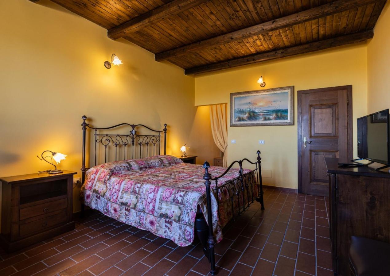 Castello Di Petecciano B&B Mosciano SantʼAngelo Eksteriør bilde