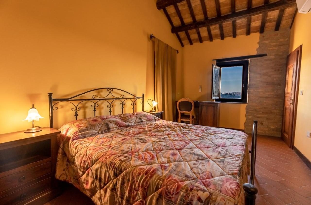Castello Di Petecciano B&B Mosciano SantʼAngelo Eksteriør bilde