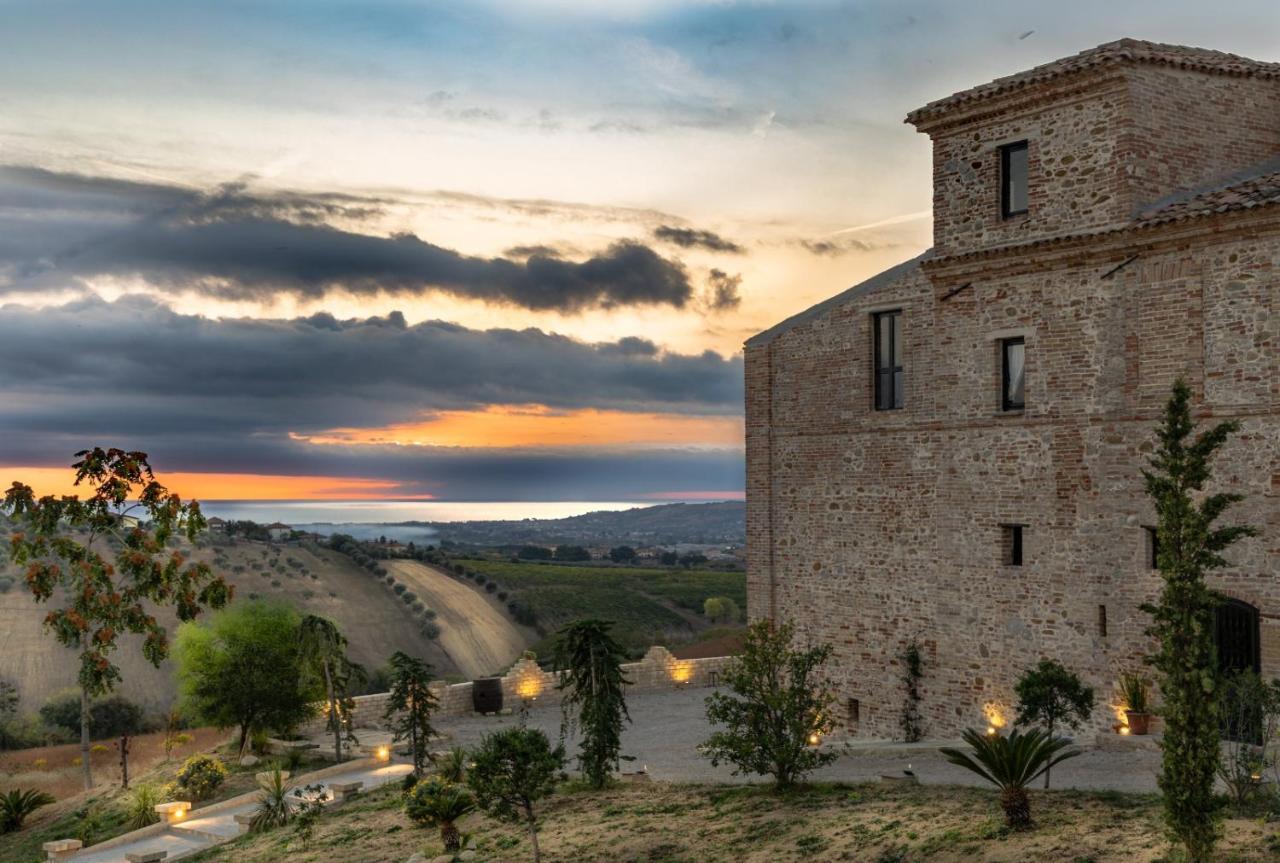Castello Di Petecciano B&B Mosciano SantʼAngelo Eksteriør bilde