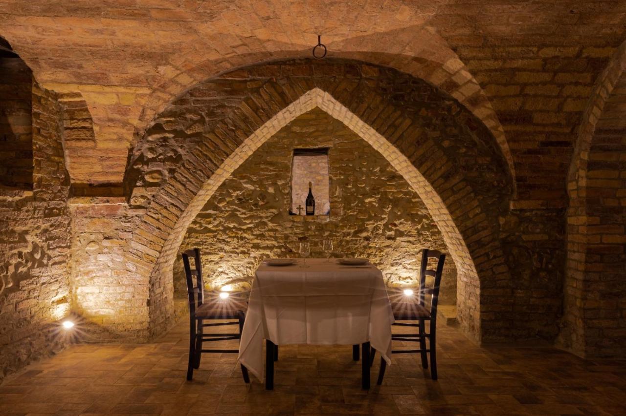 Castello Di Petecciano B&B Mosciano SantʼAngelo Eksteriør bilde