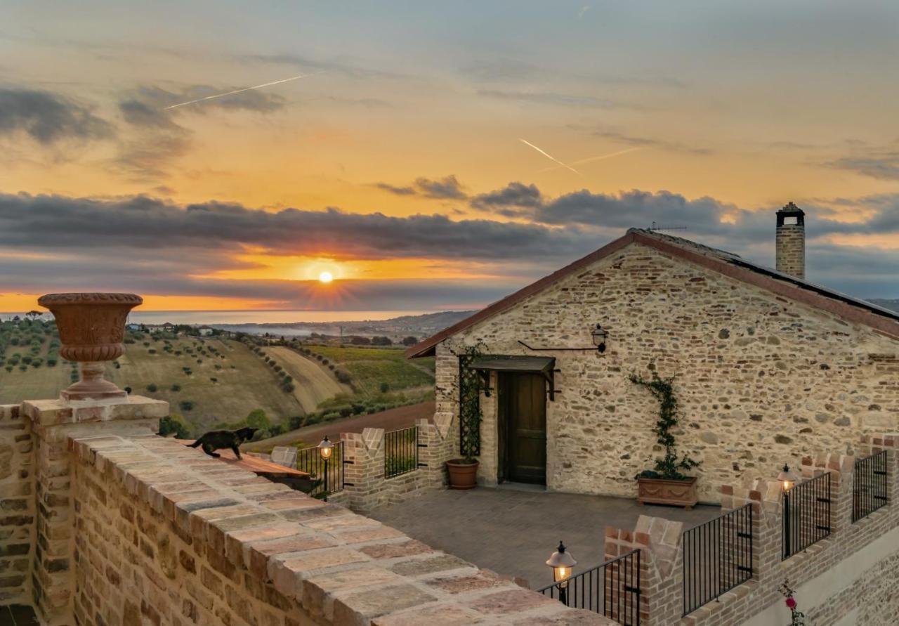 Castello Di Petecciano B&B Mosciano SantʼAngelo Eksteriør bilde
