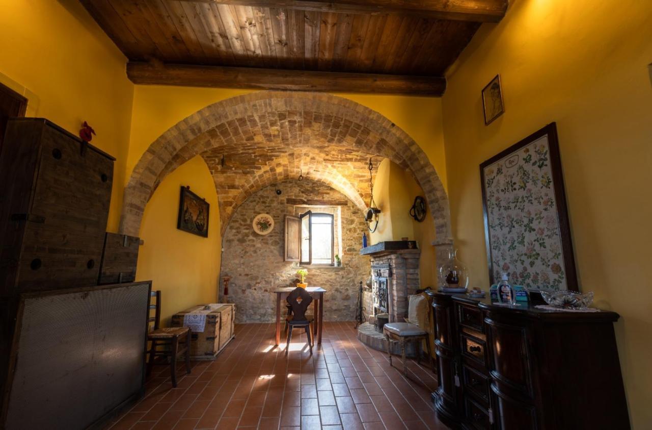 Castello Di Petecciano B&B Mosciano SantʼAngelo Eksteriør bilde