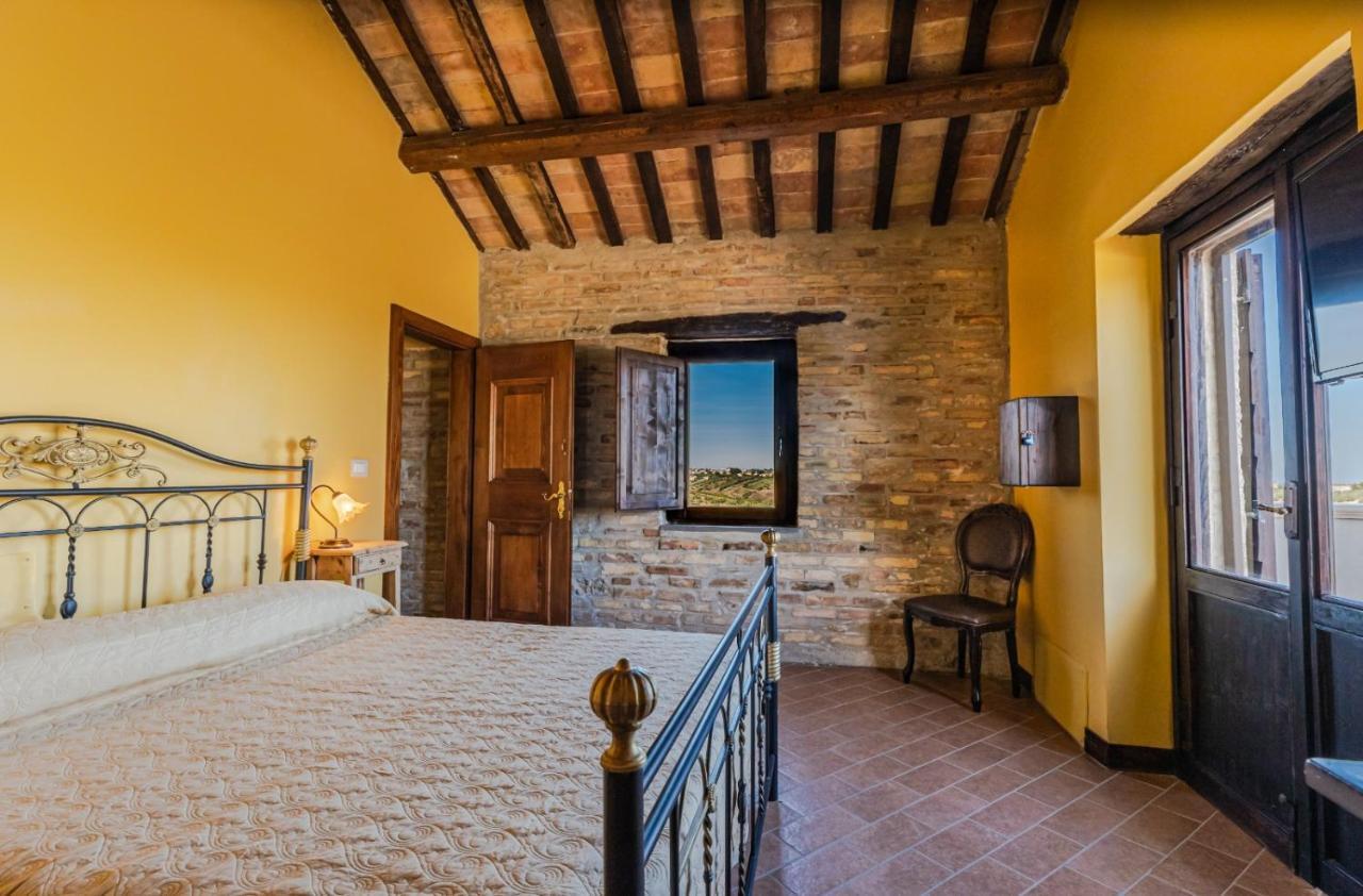 Castello Di Petecciano B&B Mosciano SantʼAngelo Eksteriør bilde