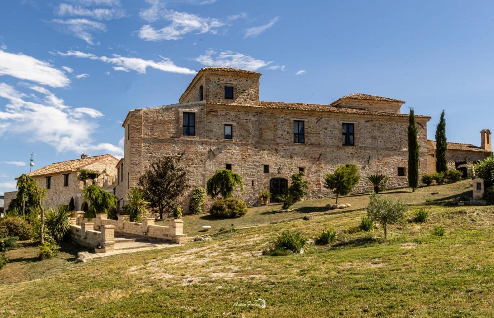Castello Di Petecciano B&B Mosciano SantʼAngelo Eksteriør bilde