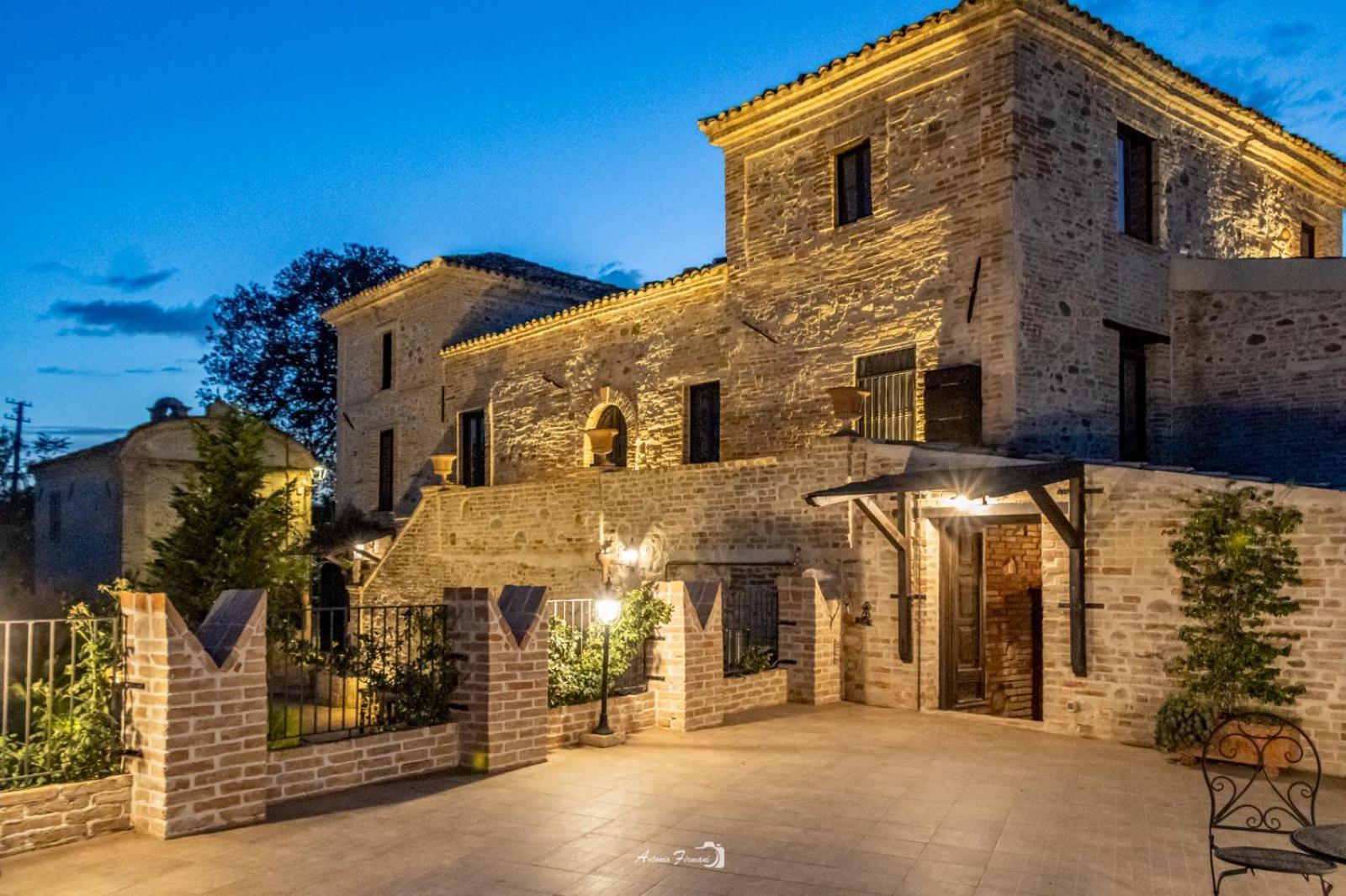 Castello Di Petecciano B&B Mosciano SantʼAngelo Eksteriør bilde